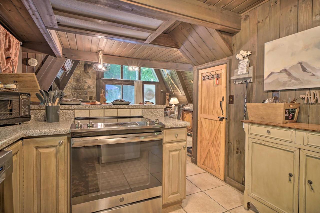 Snuggle Inn In The Heart Of Chalet Village! Gatlinburg Zewnętrze zdjęcie