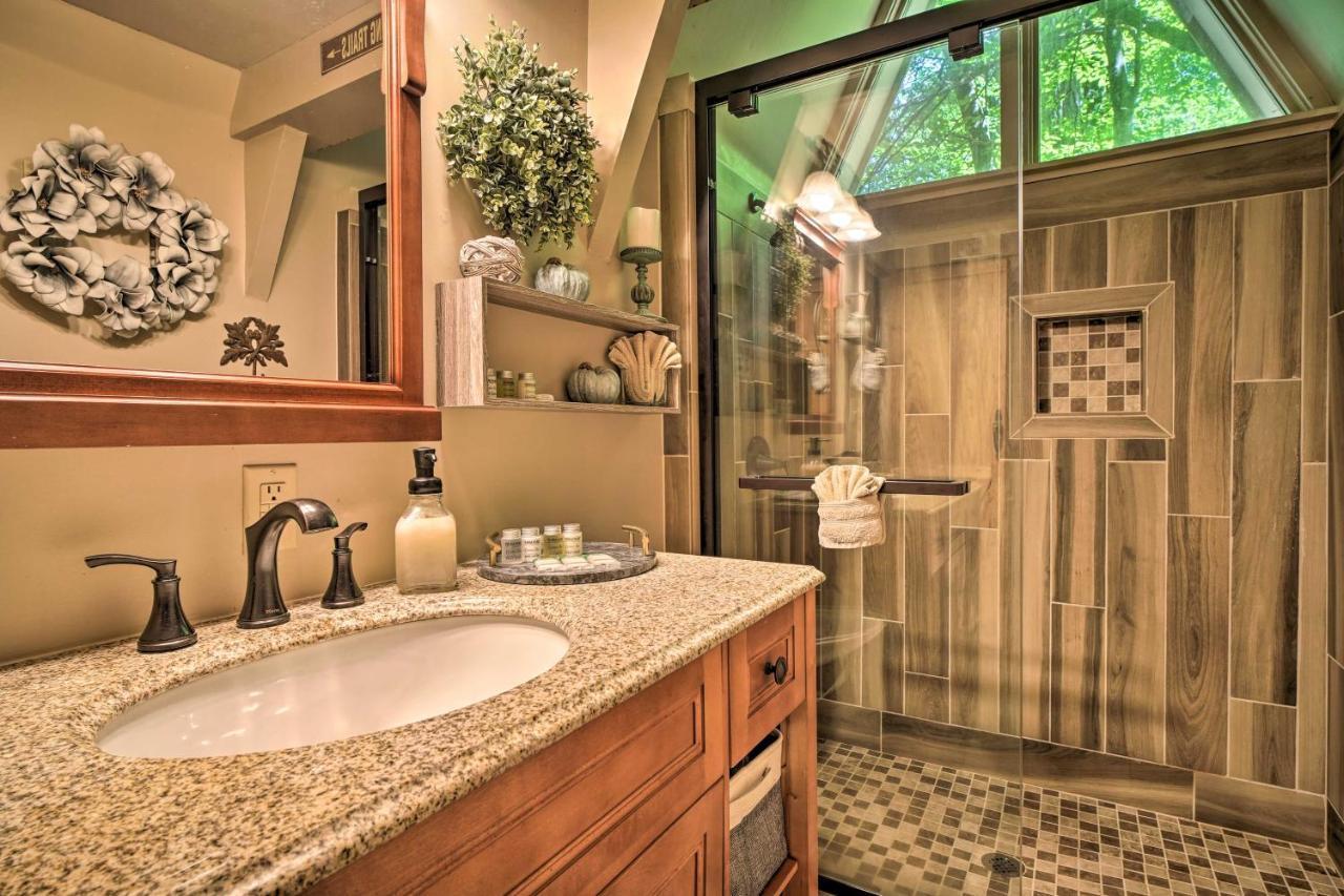 Snuggle Inn In The Heart Of Chalet Village! Gatlinburg Zewnętrze zdjęcie